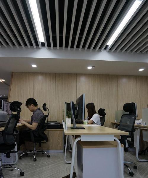 深圳网站设计特点是什么？如何挑选合适的设计师？
