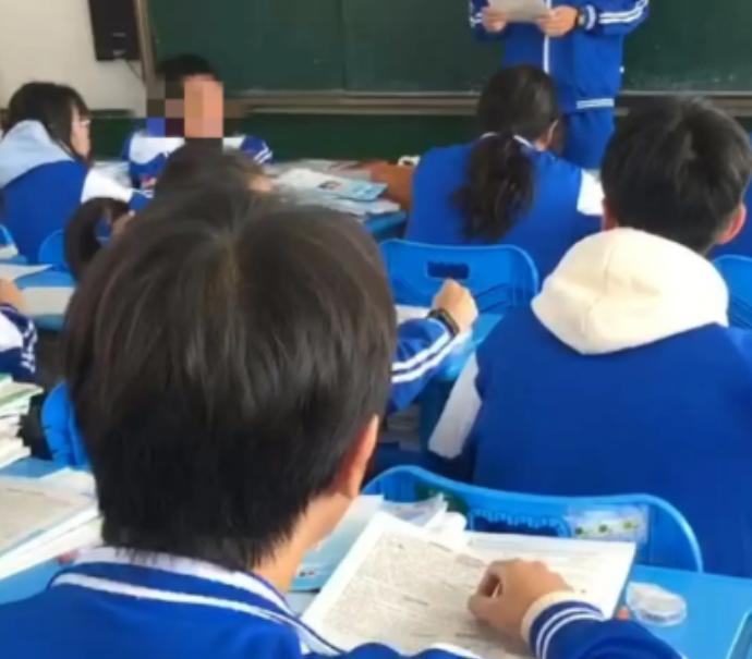 湖南初中生撞墙：家长开始维权，提出四点质疑，同学替学校发声